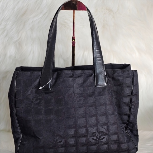 EUC Chanel Nylon Tote - Picture 3 of 10